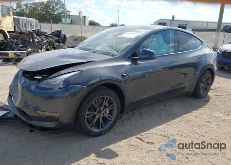 2025 Tesla Model Y Long Range Dual Motor Rear-Wheel Drive from USA, damaged, VIN 7SAYGDED3SA372602